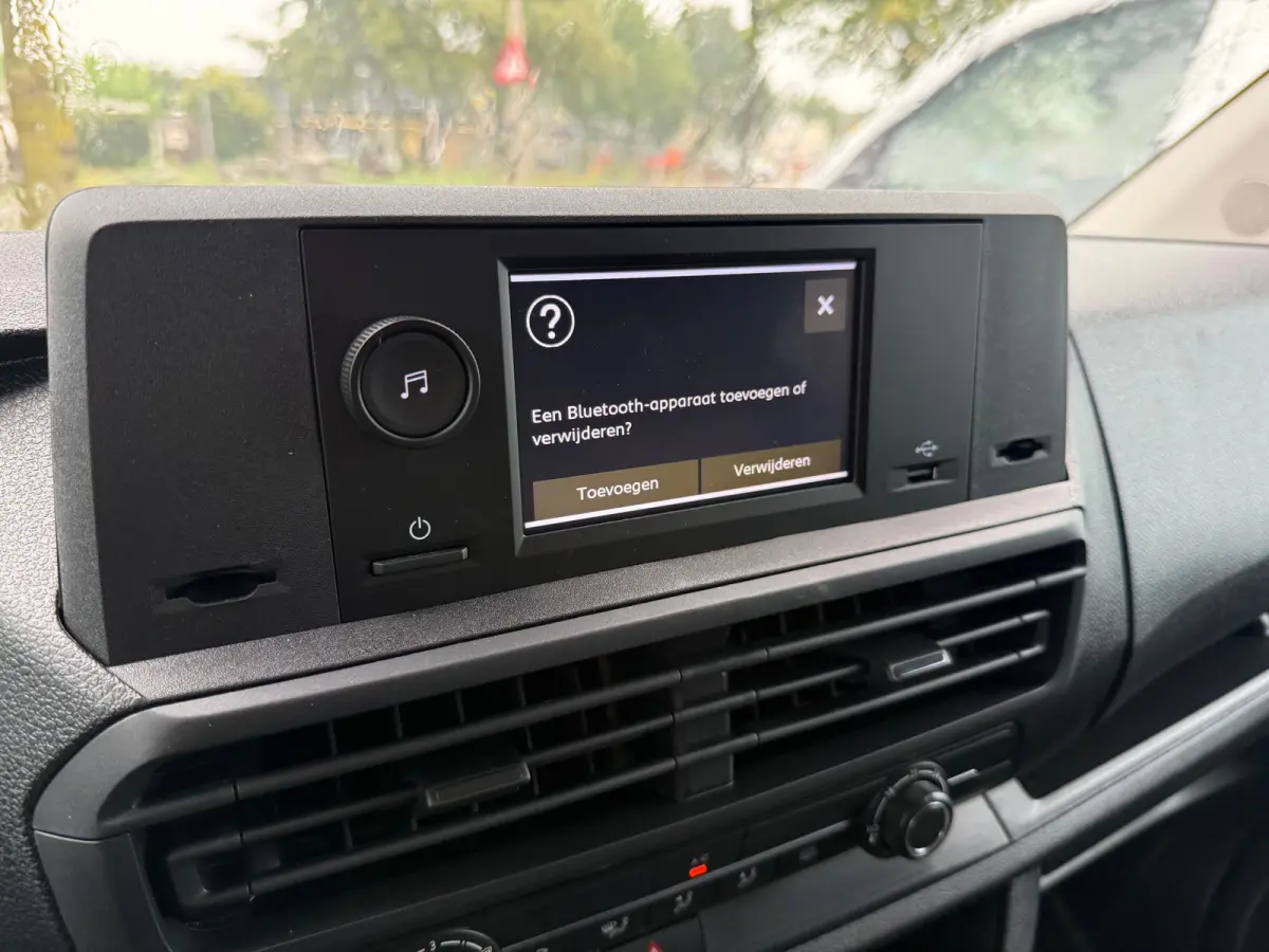 bestelwagen | L2 75KW | 8 jaar garantie | Pdc achter | DAB Radio | | Aansluiting (12V-aansluiting) in Bagage-/laadruimte