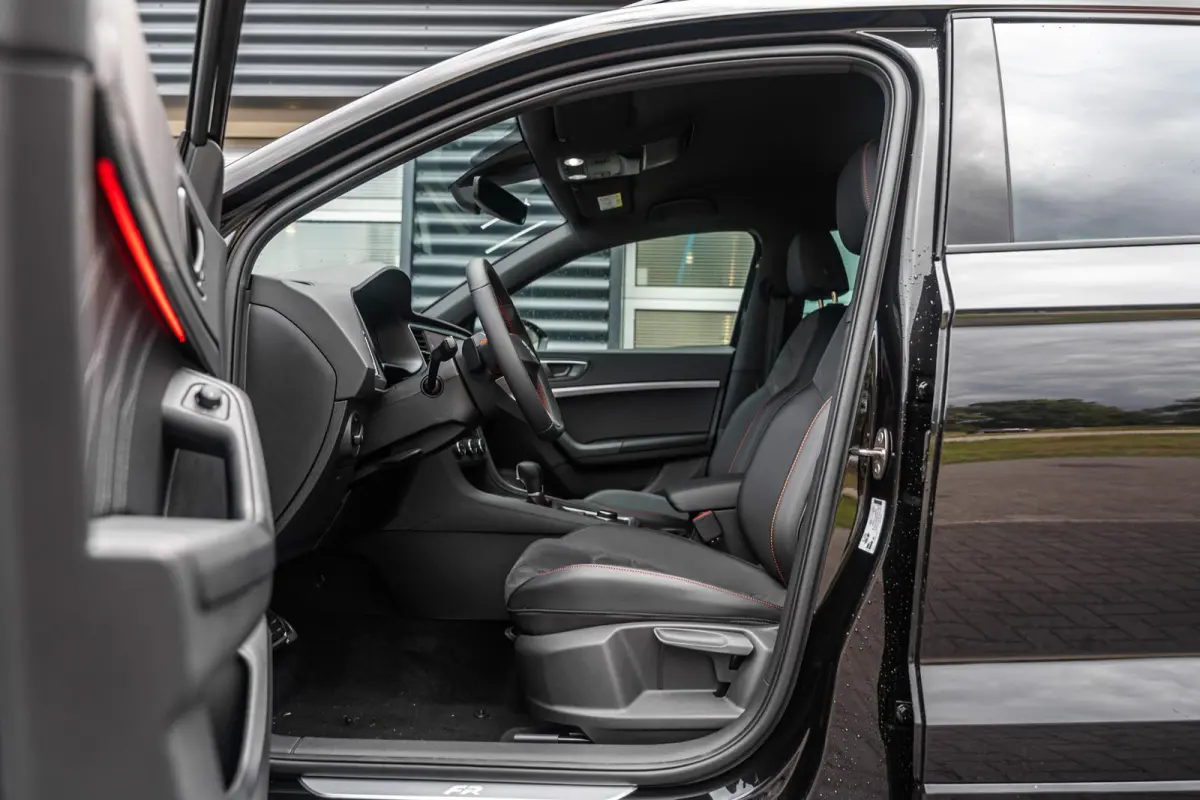 1.5 TSI 150pk DSG FR Business Intense | Safe & Driving Pack XL | 19 Inch Exclusive