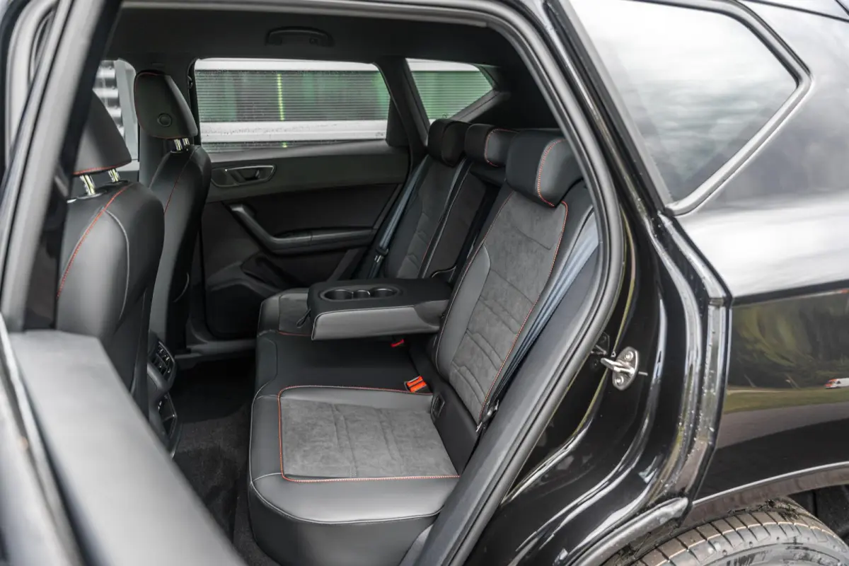 1.5 TSI 150pk DSG FR Business Intense | Safe & Driving Pack XL | 19 Inch Exclusive