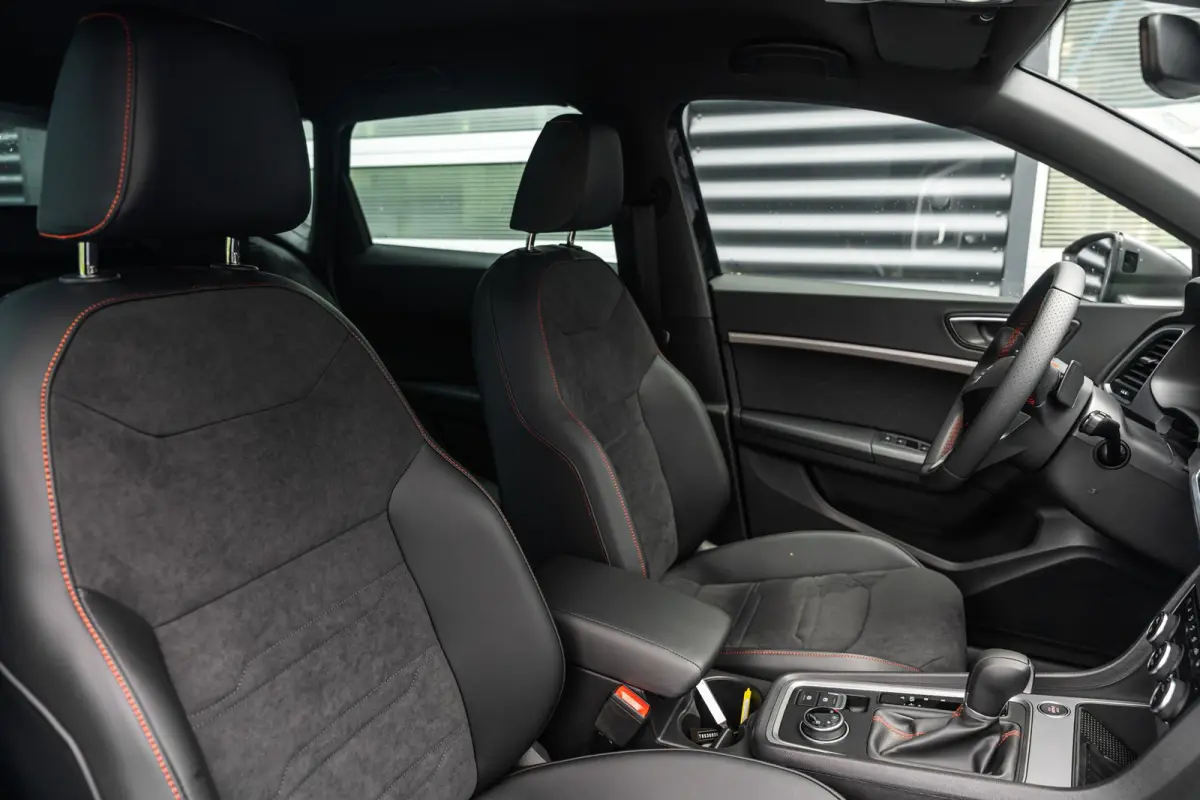 1.5 TSI 150pk DSG FR Business Intense | Safe & Driving Pack XL | 19 Inch Exclusive