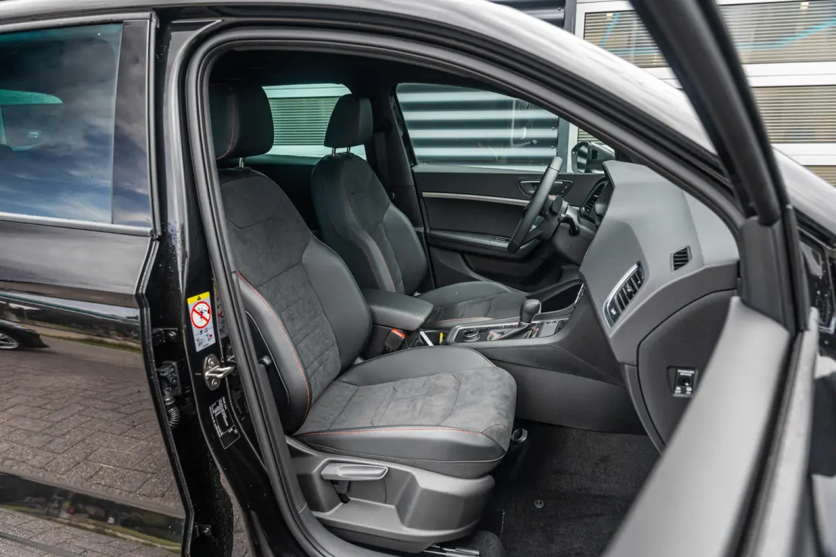 1.5 TSI 150pk DSG FR Business Intense | Safe & Driving Pack XL | 19 Inch Exclusive