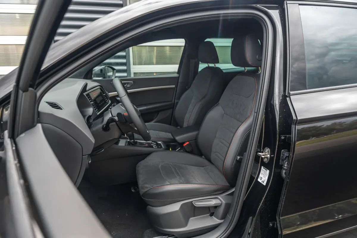 1.5 TSI 150pk DSG FR Business Intense | Safe & Driving Pack XL | 19 Inch Exclusive