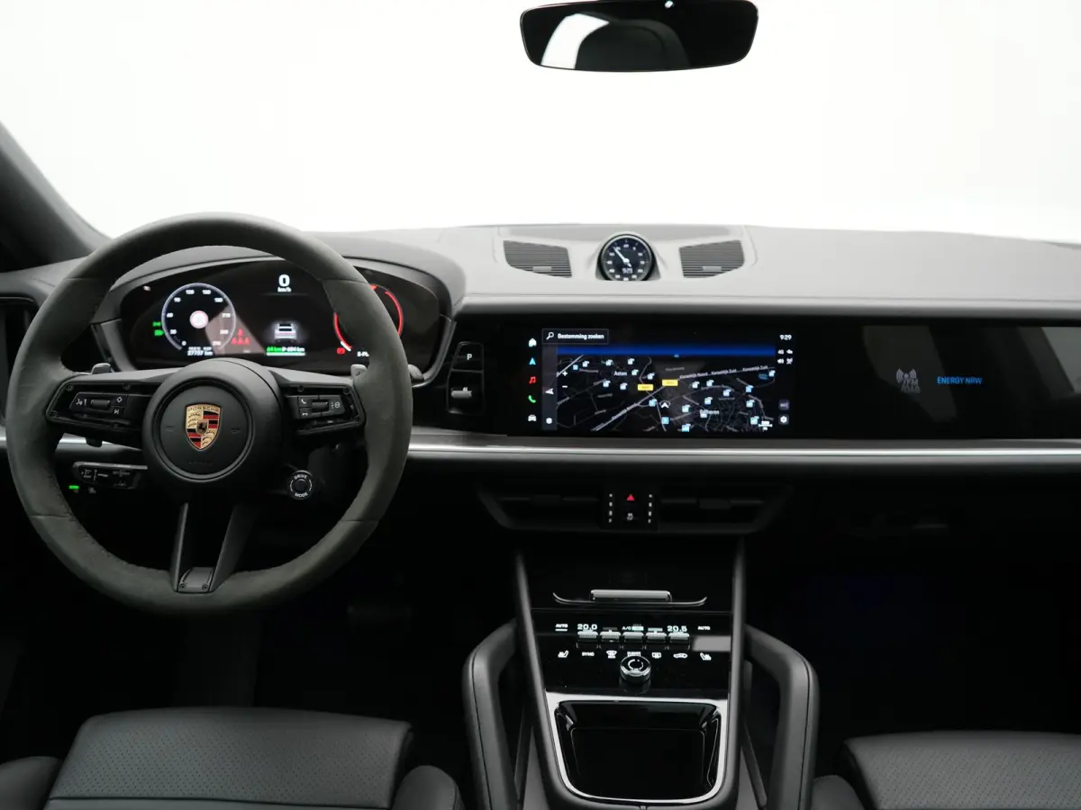 3.0 E-Hybrid PHEV | MY 2024 Facelift | Trekhaak Af Fabriek | Panodak | Luchtvering | Sportuitlaat | PDLS+ | Sport Chrono | InnoDrive Adaptive Cruise | SportDesign | Head up | Soft Close | 22