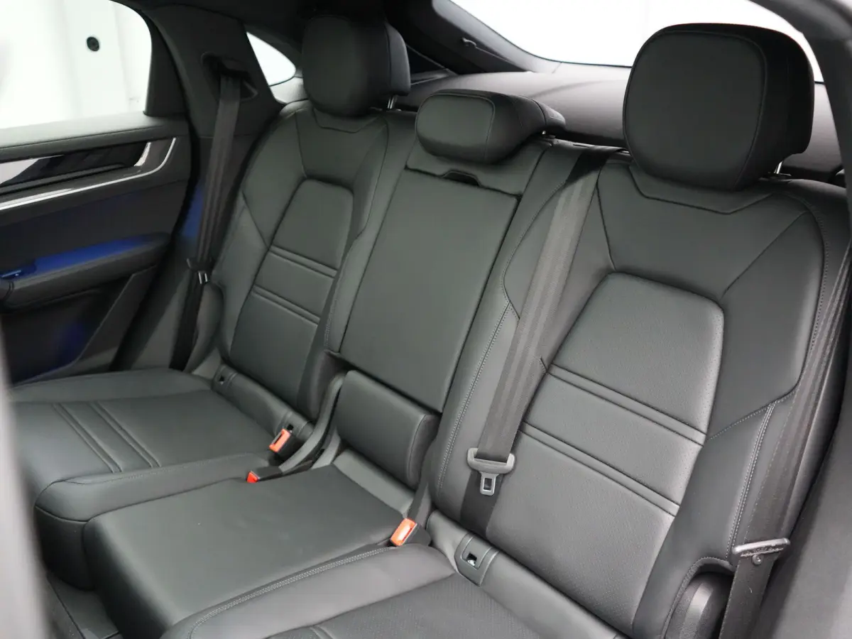 3.0 E-Hybrid PHEV | MY 2024 Facelift | Trekhaak Af Fabriek | Panodak | Luchtvering | Sportuitlaat | PDLS+ | Sport Chrono | InnoDrive Adaptive Cruise | SportDesign | Head up | Soft Close | 22