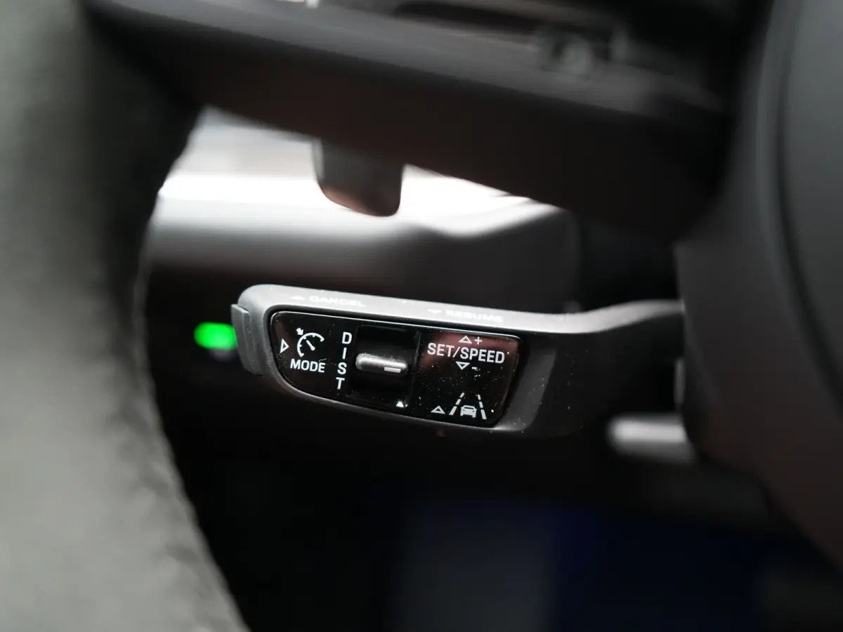 3.0 E-Hybrid PHEV | MY 2024 Facelift | Trekhaak Af Fabriek | Panodak | Luchtvering | Sportuitlaat | PDLS+ | Sport Chrono | InnoDrive Adaptive Cruise | SportDesign | Head up | Soft Close | 22