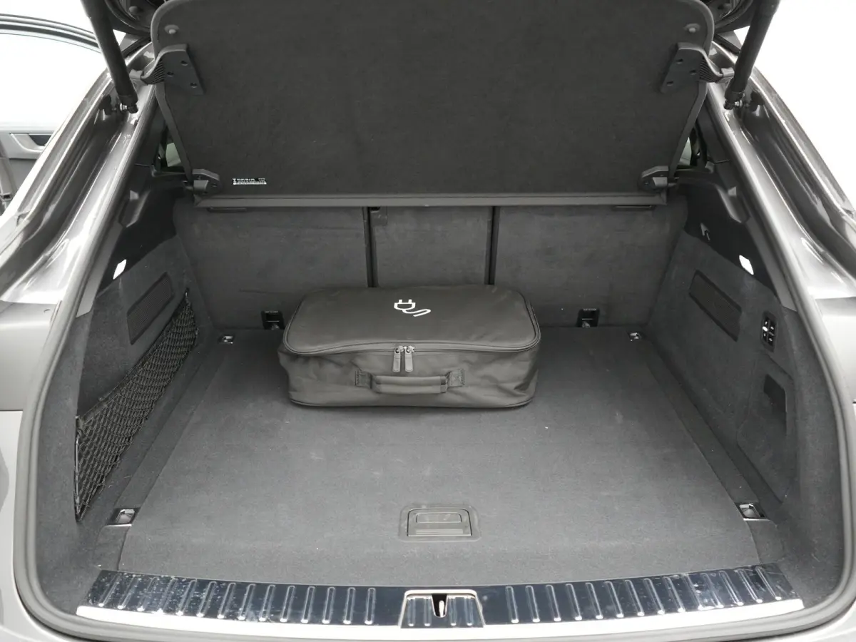 3.0 E-Hybrid PHEV | MY 2024 Facelift | Trekhaak Af Fabriek | Panodak | Luchtvering | Sportuitlaat | PDLS+ | Sport Chrono | InnoDrive Adaptive Cruise | SportDesign | Head up | Soft Close | 22