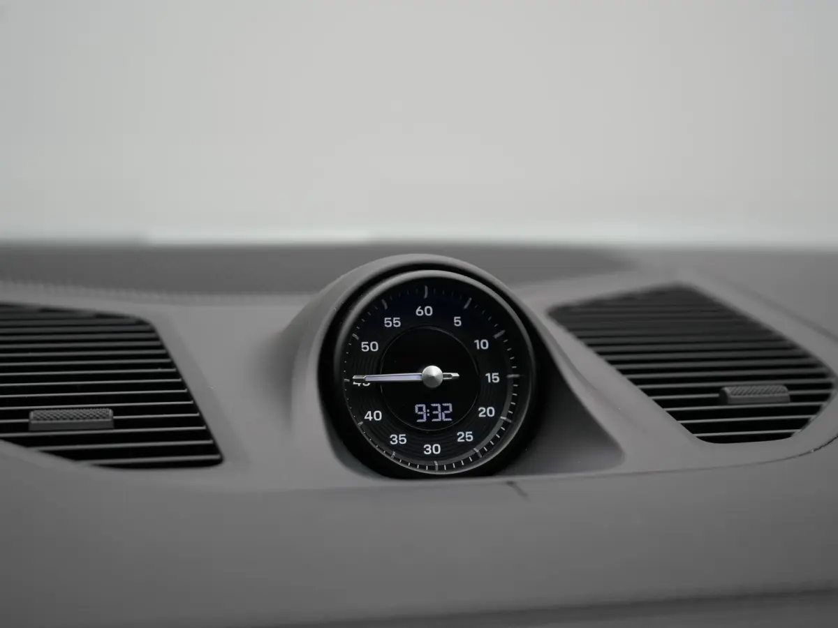 3.0 E-Hybrid PHEV | MY 2024 Facelift | Trekhaak Af Fabriek | Panodak | Luchtvering | Sportuitlaat | PDLS+ | Sport Chrono | InnoDrive Adaptive Cruise | SportDesign | Head up | Soft Close | 22