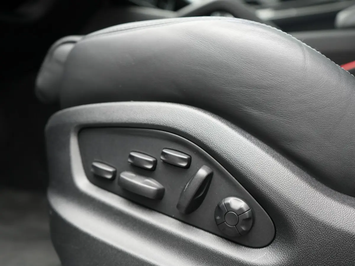3.0 E-Hybrid PHEV | MY 2024 Facelift | Trekhaak Af Fabriek | Panodak | Luchtvering | Sportuitlaat | PDLS+ | Sport Chrono | InnoDrive Adaptive Cruise | SportDesign | Head up | Soft Close | 22