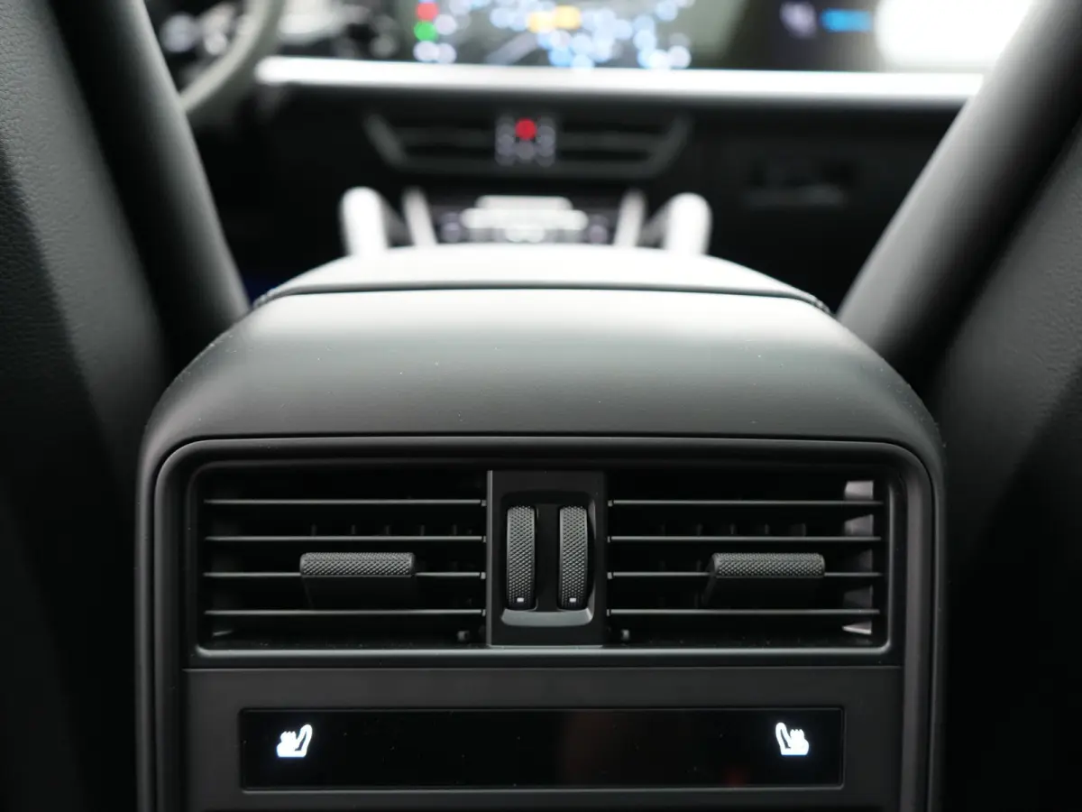 3.0 E-Hybrid PHEV | MY 2024 Facelift | Trekhaak Af Fabriek | Panodak | Luchtvering | Sportuitlaat | PDLS+ | Sport Chrono | InnoDrive Adaptive Cruise | SportDesign | Head up | Soft Close | 22