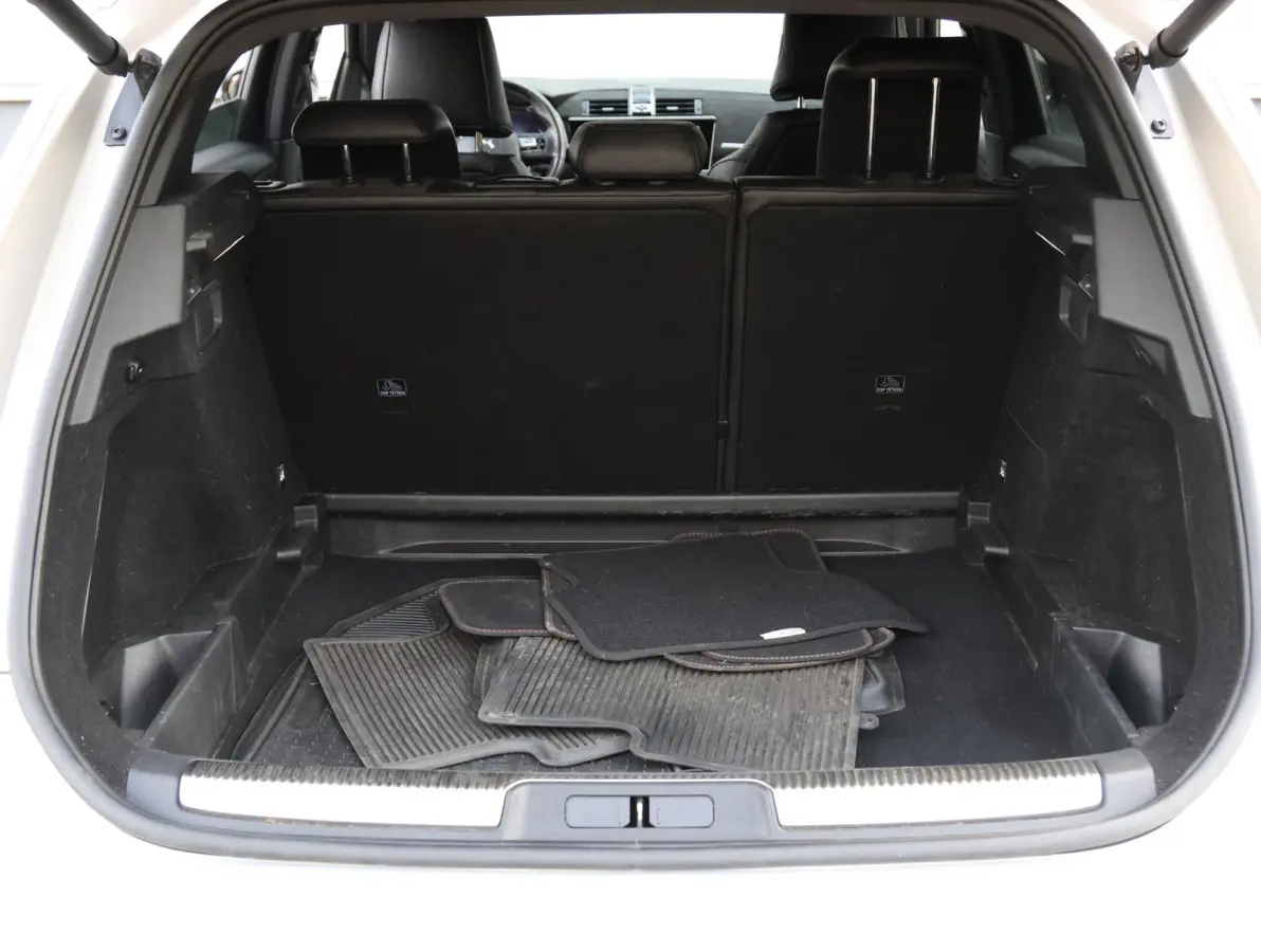 180pk Performance Line | Camera | Electrische klep | Electrische stoelen | Navigatie | Verwarmde stoelen | Apple Carplay/Android | AUTOMAAT