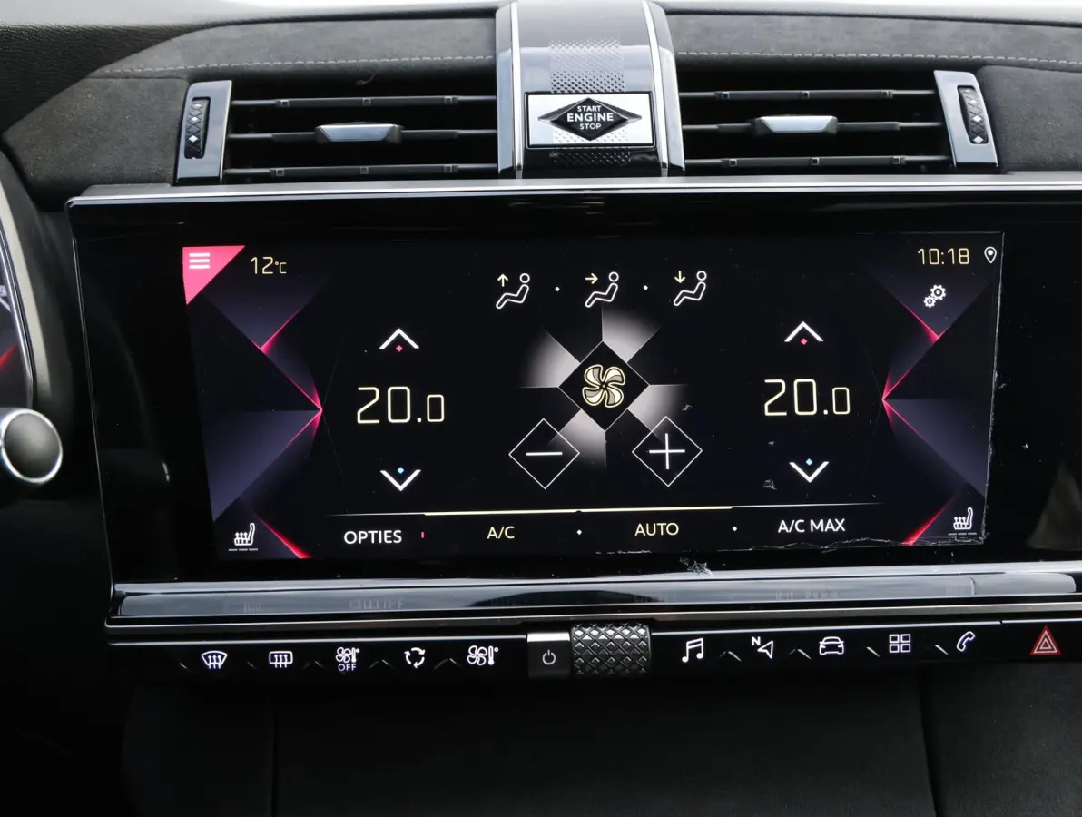 180pk Performance Line | Camera | Electrische klep | Electrische stoelen | Navigatie | Verwarmde stoelen | Apple Carplay/Android | AUTOMAAT