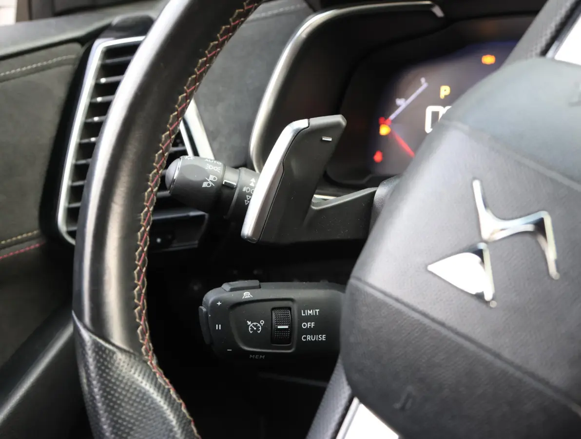 180pk Performance Line | Camera | Electrische klep | Electrische stoelen | Navigatie | Verwarmde stoelen | Apple Carplay/Android | AUTOMAAT