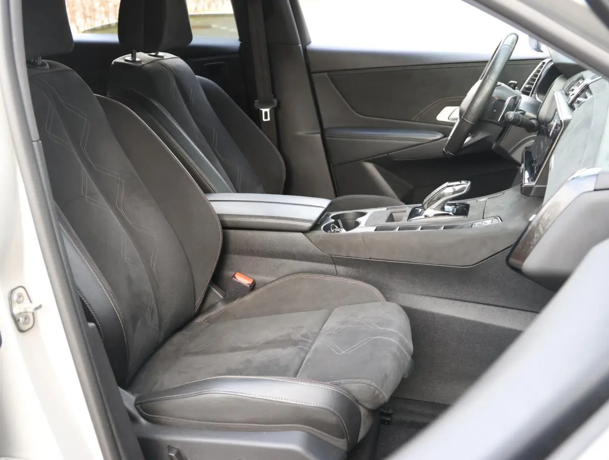 180pk Performance Line | Camera | Electrische klep | Electrische stoelen | Navigatie | Verwarmde stoelen | Apple Carplay/Android | AUTOMAAT