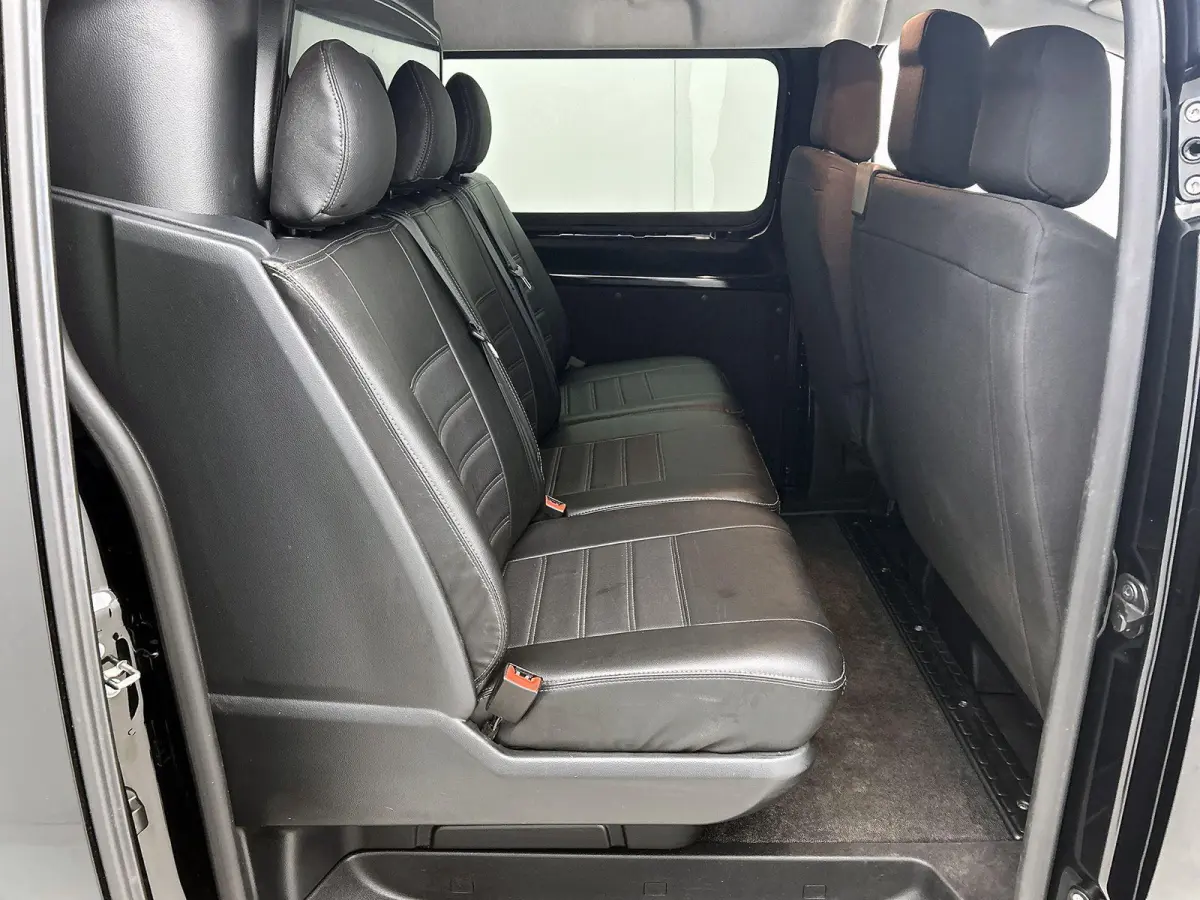 2.0 Diesel 145 L3 DC | Trekhaak | Lichtmetalen velgen | Dubbel Cabine!