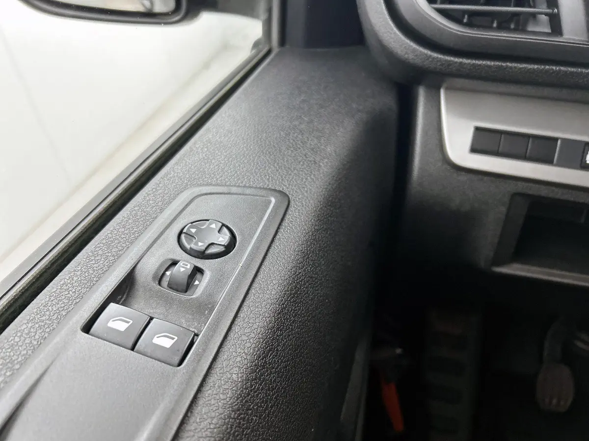 2.0 Diesel 145 L3 DC | Trekhaak | Lichtmetalen velgen | Dubbel Cabine!