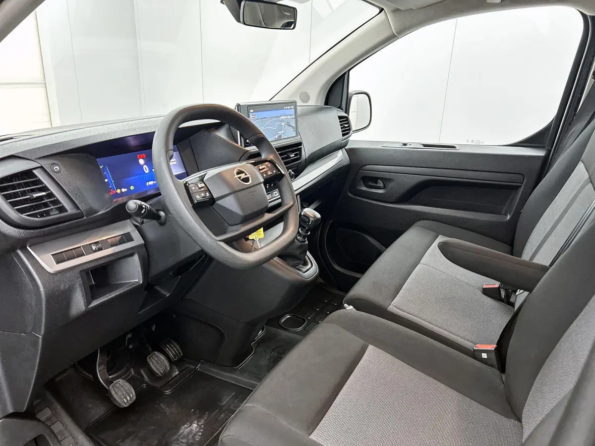 2.0 Diesel 145 L3 DC | Trekhaak | Lichtmetalen velgen | Dubbel Cabine!