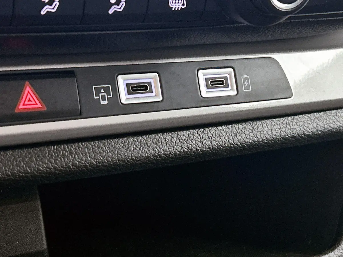 2.0 Diesel 145 L3 DC | Trekhaak | Lichtmetalen velgen | Dubbel Cabine!