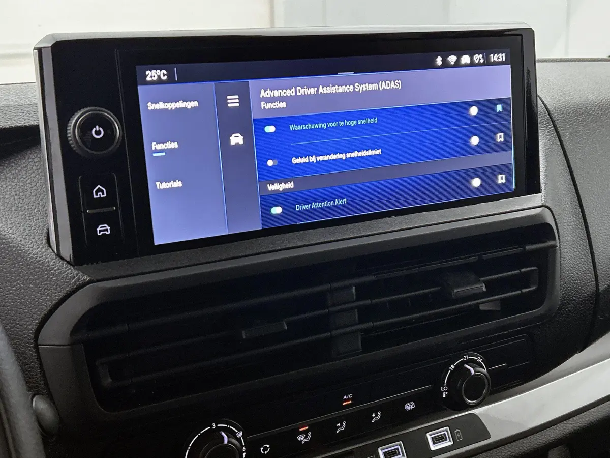 2.0 Diesel 145 L3 DC | Trekhaak | Lichtmetalen velgen | Dubbel Cabine!