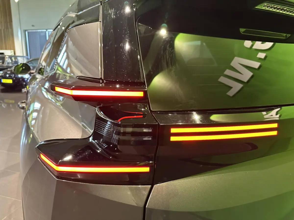 1.2 Hybrid 145 Max | 360 Graden camera |