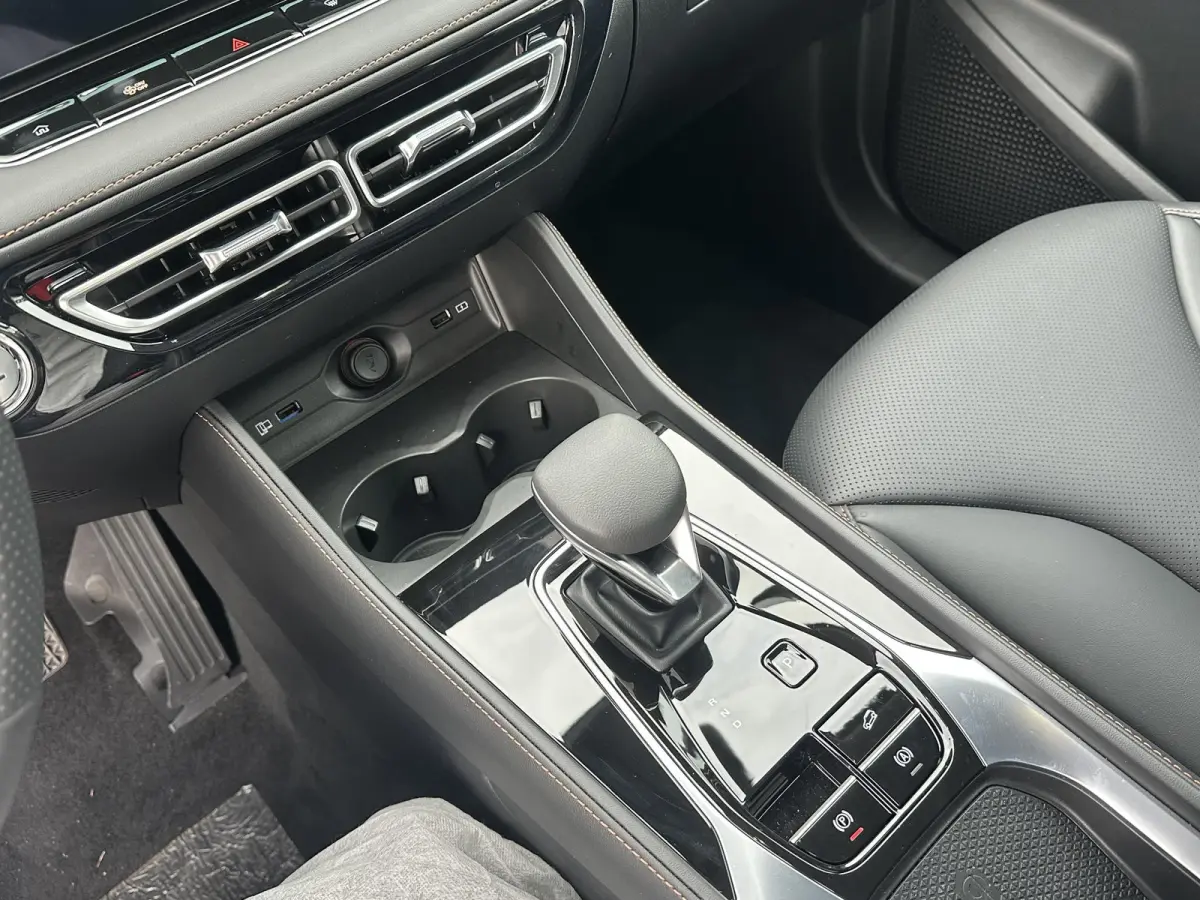 1.5 Luxury PLUG-IN HYBRIDE | 272 PK | NIEUWE AUTO | >1.000 KM TOTAAL BEREIK | 1E REGISTRATIE 03-2026 | 360° CAMERA | ELEKTRISCHE ACHTERKLEP | 7 JAAR MG GARANTIE T/M 2033 | APPLE CARPLAY | A