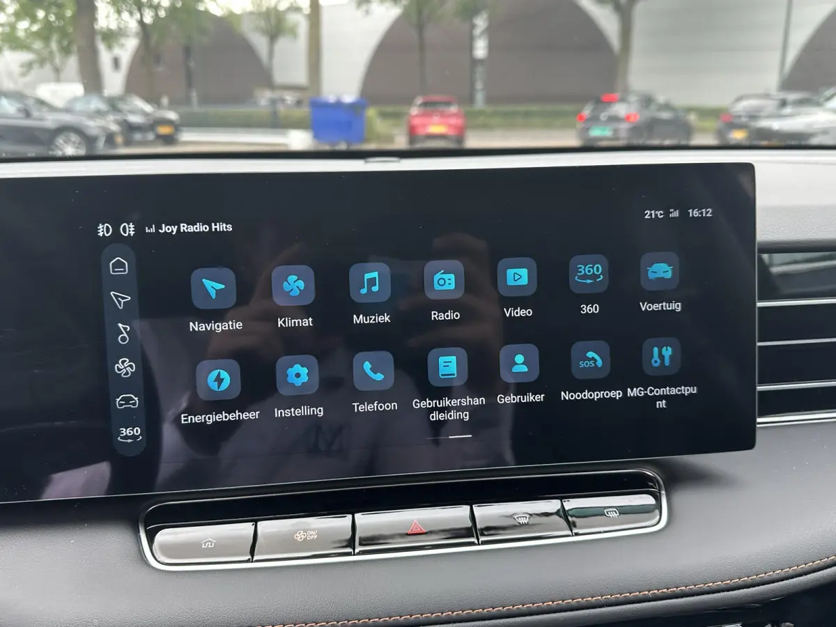 1.5 Luxury PLUG-IN HYBRIDE | 272 PK | NIEUWE AUTO | >1.000 KM TOTAAL BEREIK | 1E REGISTRATIE 03-2026 | 360° CAMERA | ELEKTRISCHE ACHTERKLEP | 7 JAAR MG GARANTIE T/M 2033 | APPLE CARPLAY | A