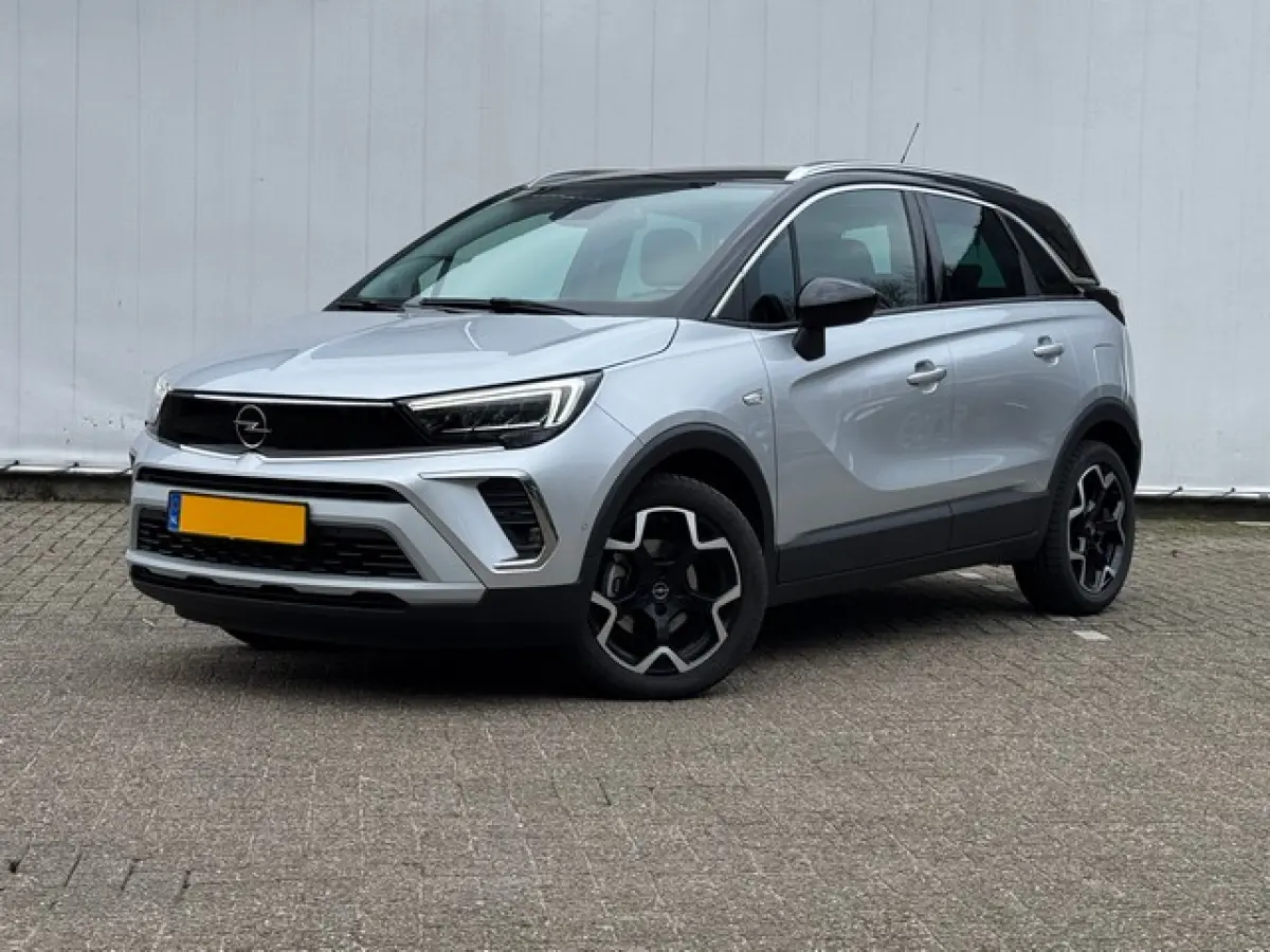 1.2 Turbo Ultimate met Navi/Camera, AGR met Alcantara, 17inch