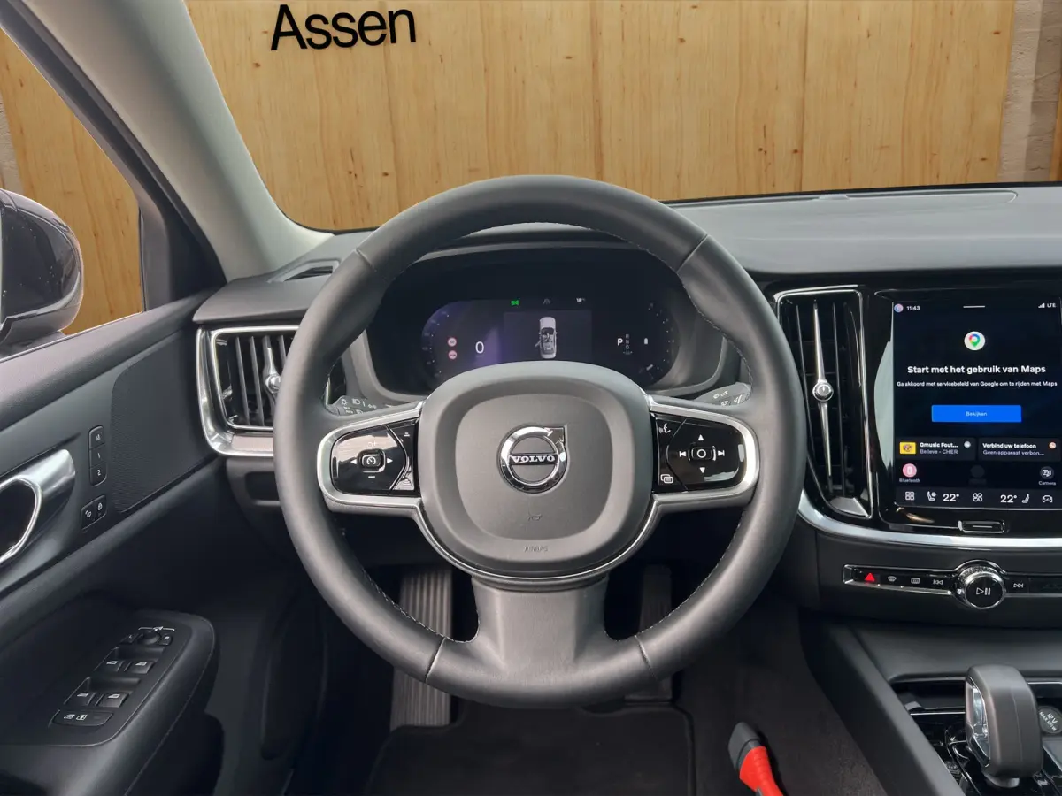 2.0 B4 Plus Bright | BLIS | Stoel + Stuur Verwarming | Keyless Start / Entry | Camera | Memory Stoelen |