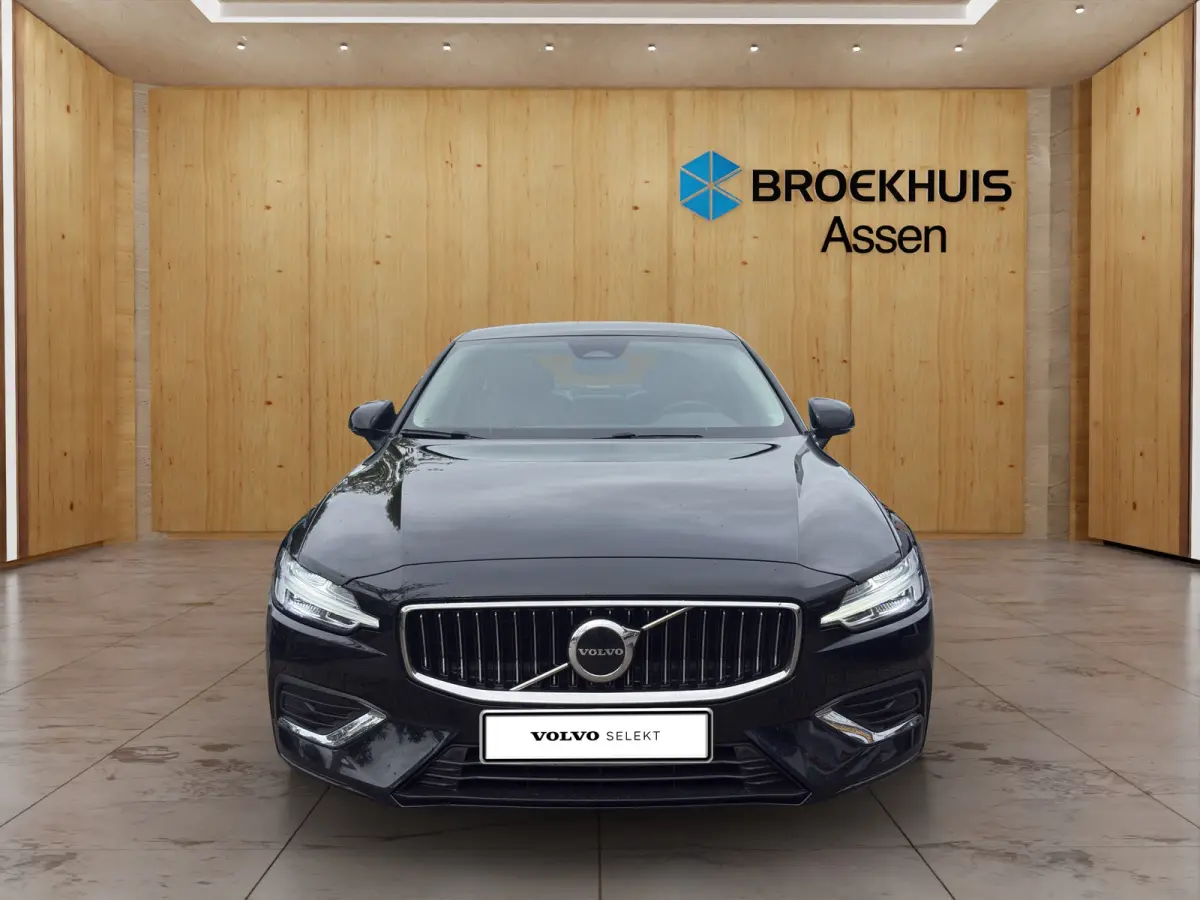2.0 B4 Plus Bright | BLIS | Stoel + Stuur Verwarming | Keyless Start / Entry | Camera | Memory Stoelen |