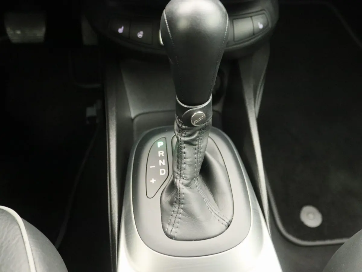 1.4 Turbo MultiAir Lounge | Automaat | Navigatie | Camera | 18" Lichtmetalen velgen