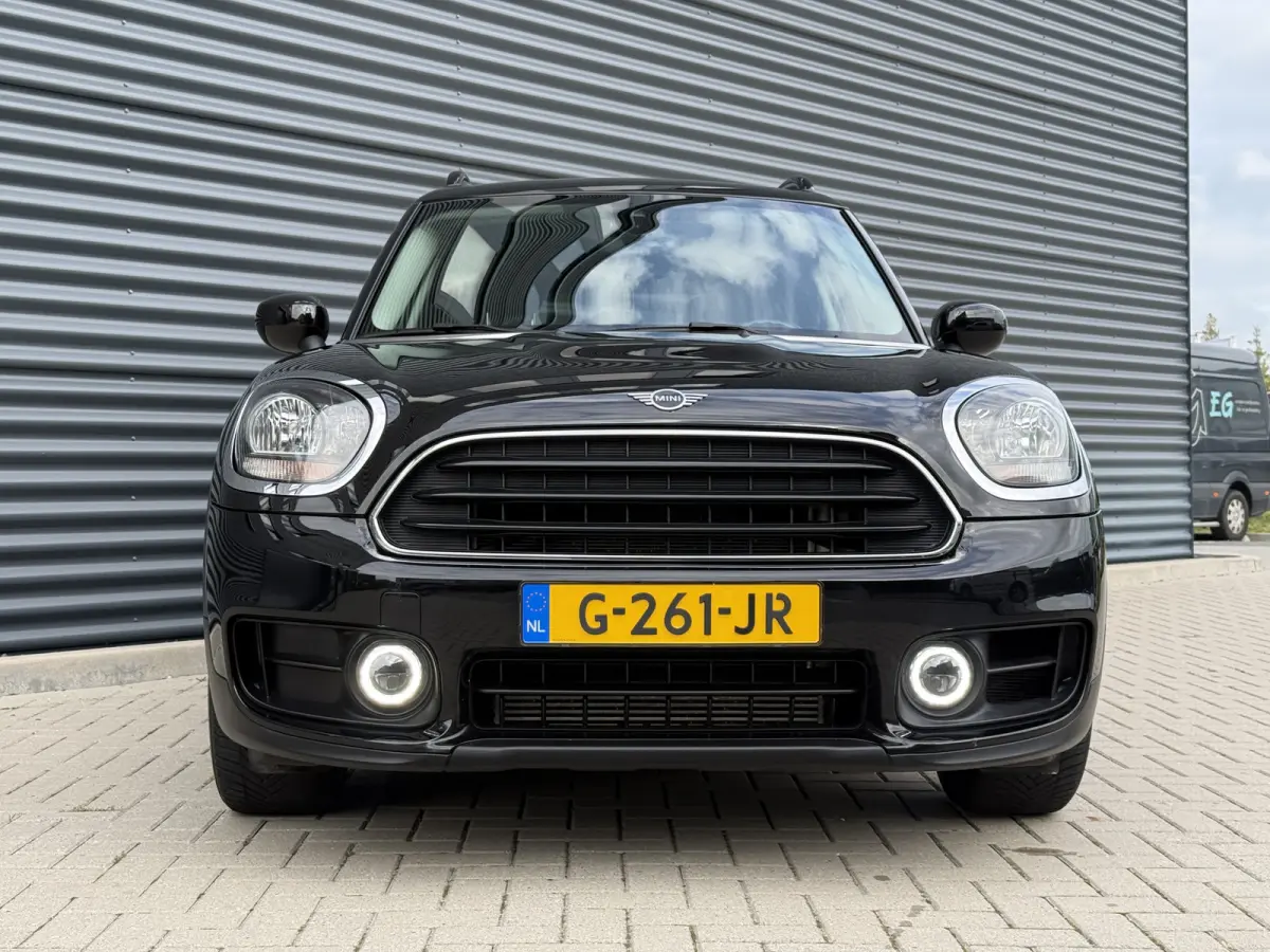 1.5 Cooper Aut. Apple/Navi