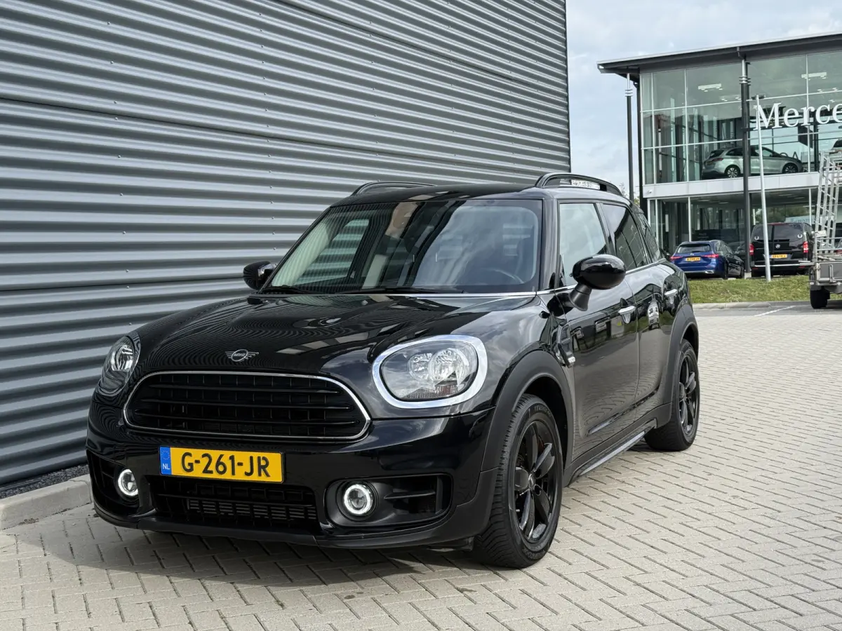 1.5 Cooper Aut. Apple/Navi
