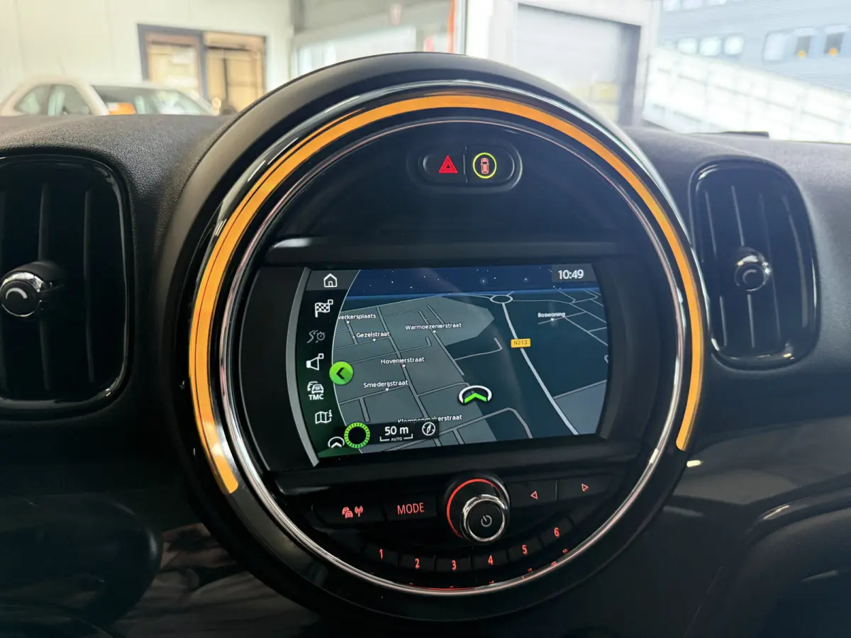 1.5 Cooper Aut. Apple/Navi