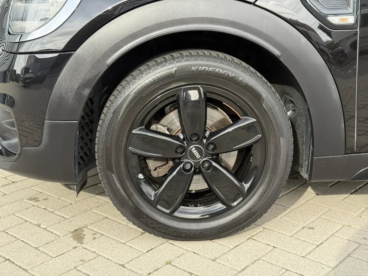 1.5 Cooper Aut. Apple/Navi