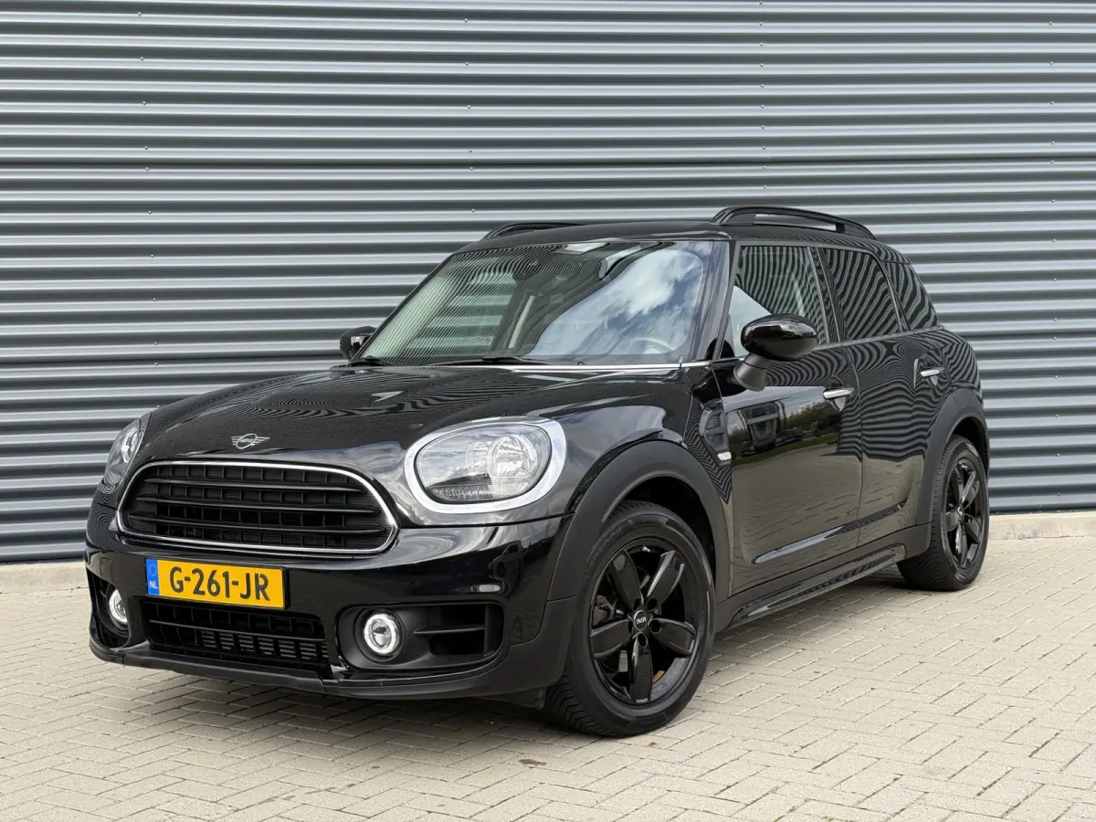 1.5 Cooper Aut. Apple/Navi