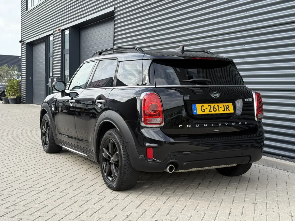 1.5 Cooper Aut. Apple/Navi