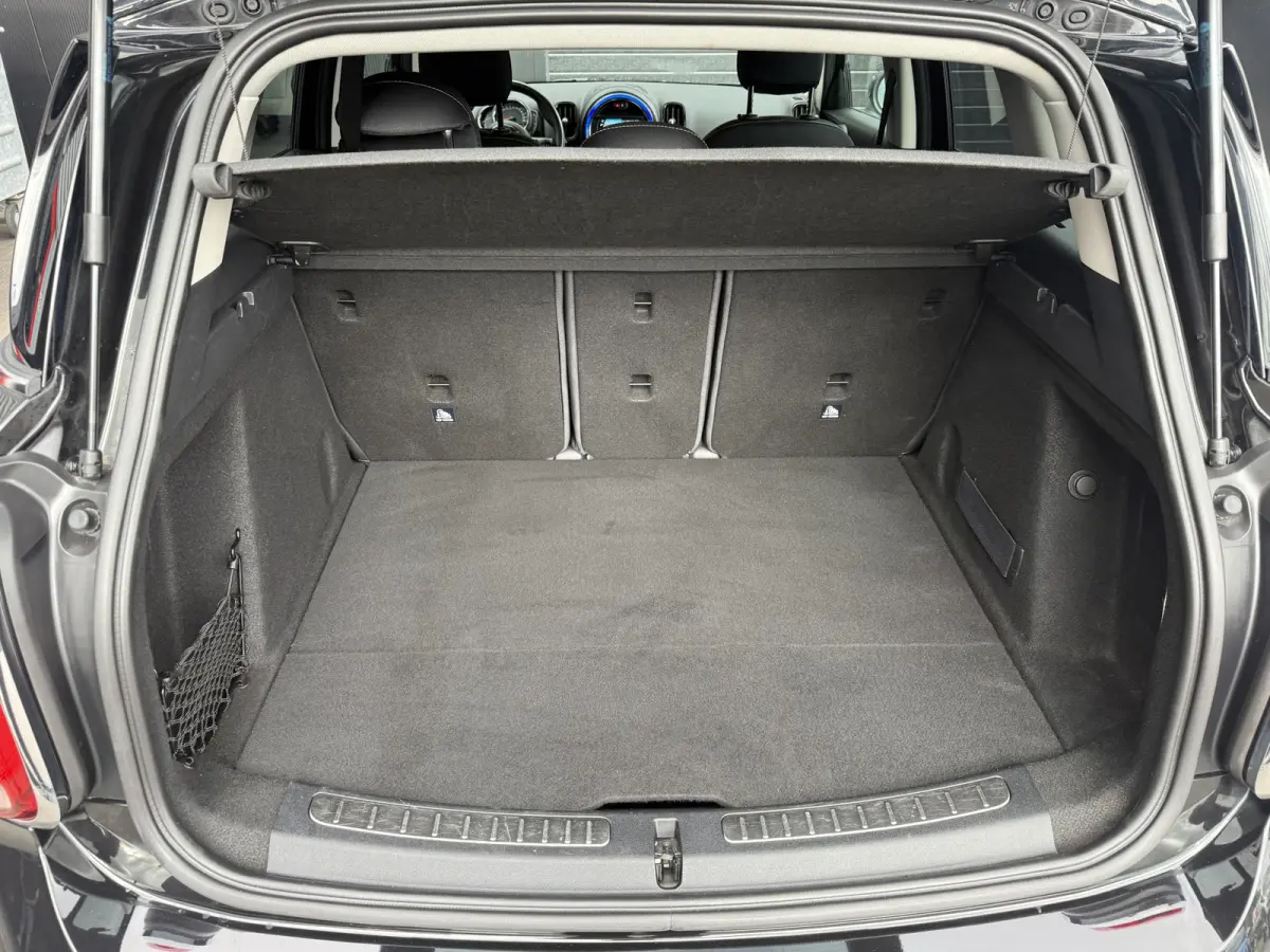 1.5 Cooper Aut. Apple/Navi