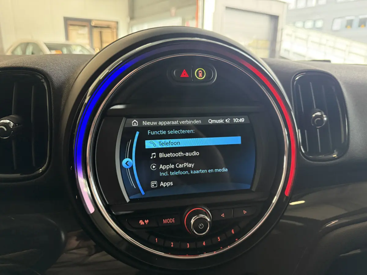 1.5 Cooper Aut. Apple/Navi