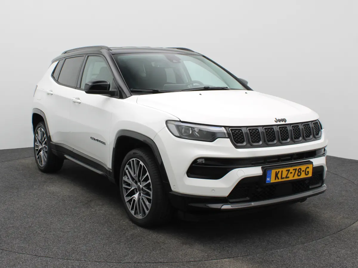 1.5T e-Hybrid S Lederen Bekleding | Camera | Stoelventilatie | Stoelverwarming | Elektrisch Verstelbare Stoel | Parkeersensoren Voor en Achter | 19" Lichtmetalen Velgen