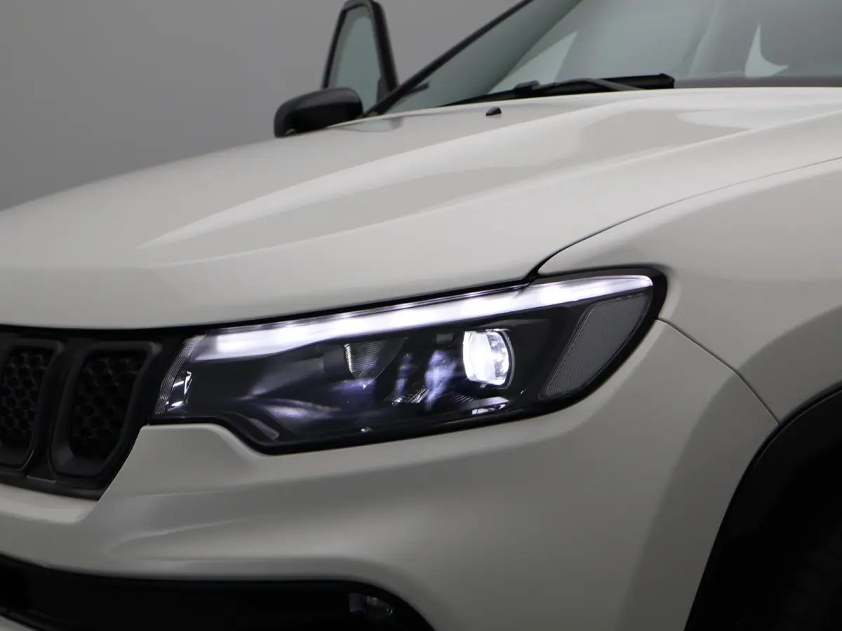 1.5T e-Hybrid S Lederen Bekleding | Camera | Stoelventilatie | Stoelverwarming | Elektrisch Verstelbare Stoel | Parkeersensoren Voor en Achter | 19" Lichtmetalen Velgen