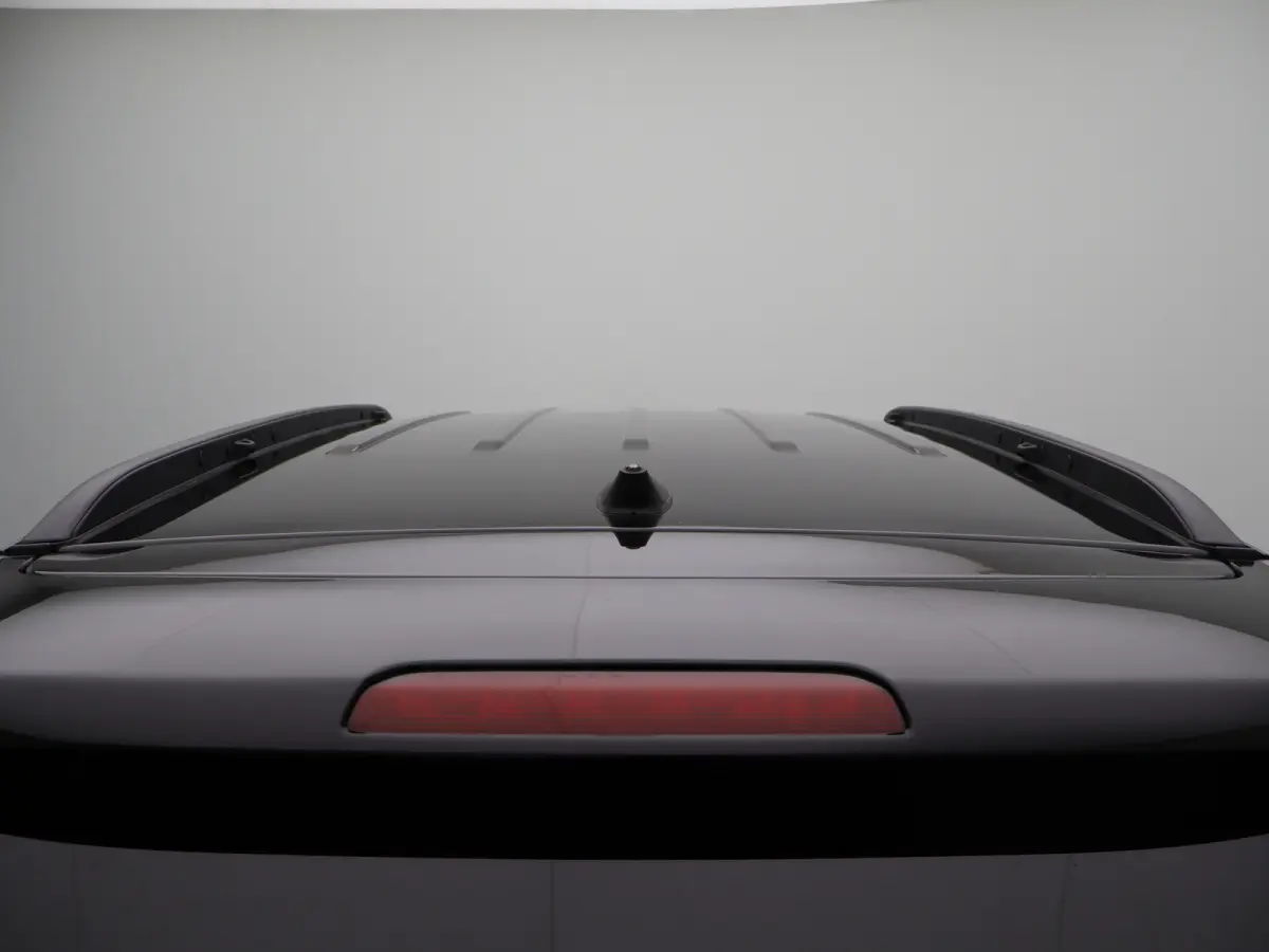 1.5T e-Hybrid S Lederen Bekleding | Camera | Stoelventilatie | Stoelverwarming | Elektrisch Verstelbare Stoel | Parkeersensoren Voor en Achter | 19" Lichtmetalen Velgen
