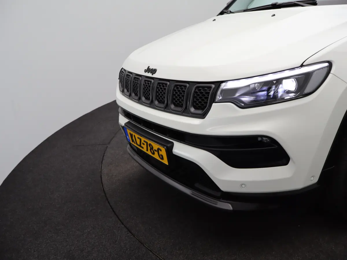 1.5T e-Hybrid S Lederen Bekleding | Camera | Stoelventilatie | Stoelverwarming | Elektrisch Verstelbare Stoel | Parkeersensoren Voor en Achter | 19" Lichtmetalen Velgen