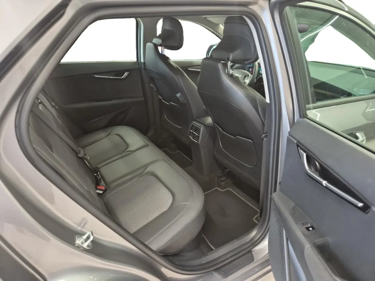 1.6 GDi Hybrid Dynamicline | Airco | Navi | Camera | Elektrische bestuurdersstoel | Privacy Glass | Dodehoek assistentie