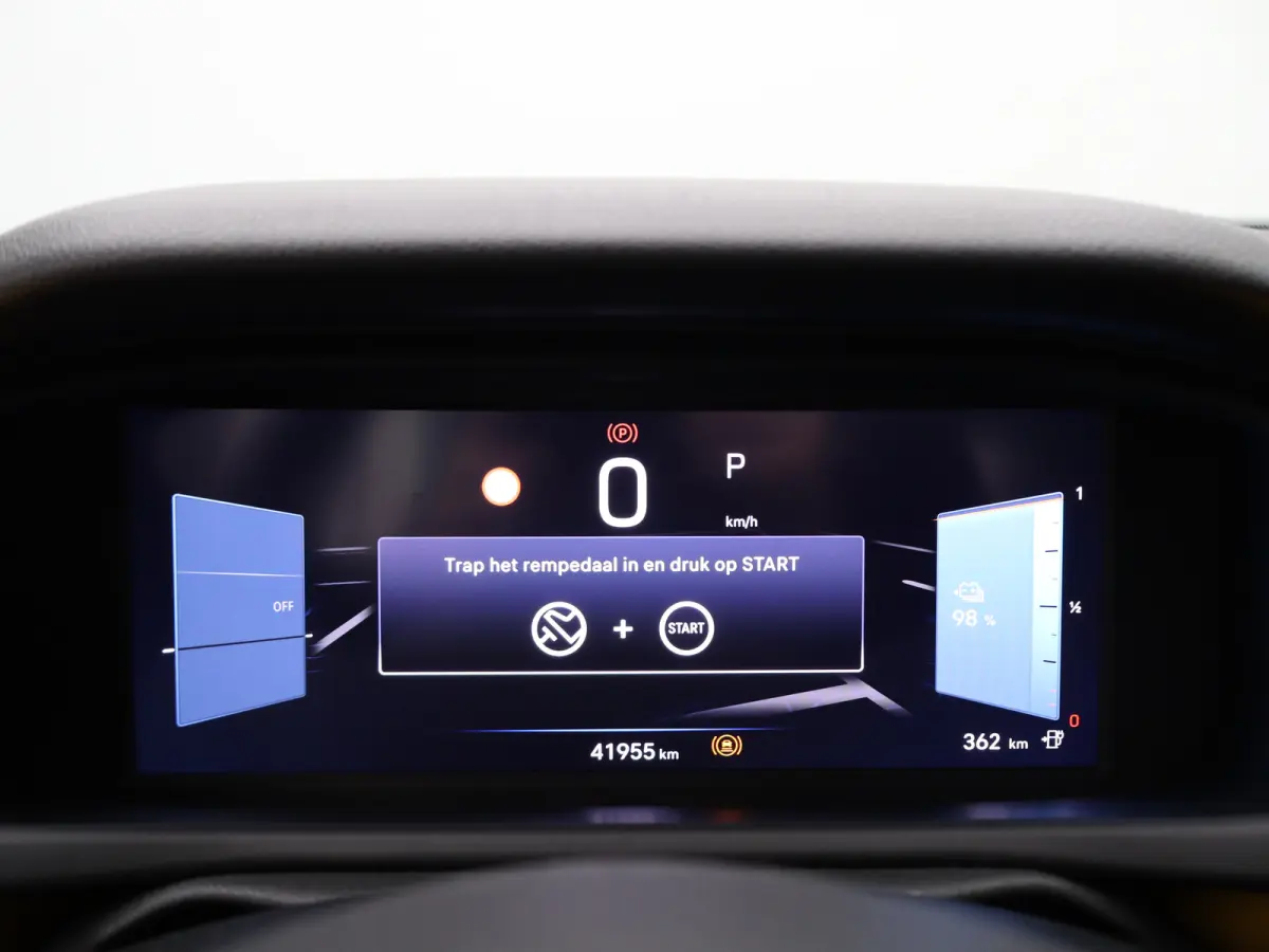 1st Edition 54 kWh SOH 95% | Stoelverwarming | Camera | Parkeersensoren Voor en Achter | Apple Carplay/Android Auto