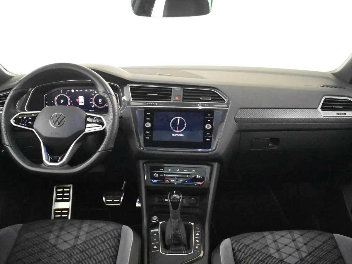 1.4 TSI eHybrid R-Line Business+245Pk DSG/AUTO | 1e Eigenaar | 360gr Camera | Trekhaak uitklapbaar | Elektr glazen pano-dak | Elektr achterklep | Cruise cont adapt | App Connect | Dodehoek d