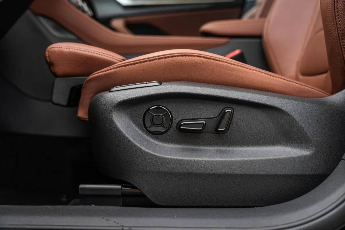 1.5 TSI PHEV 204pk Business Edition Plus | LMV 20'' | Panoramadak