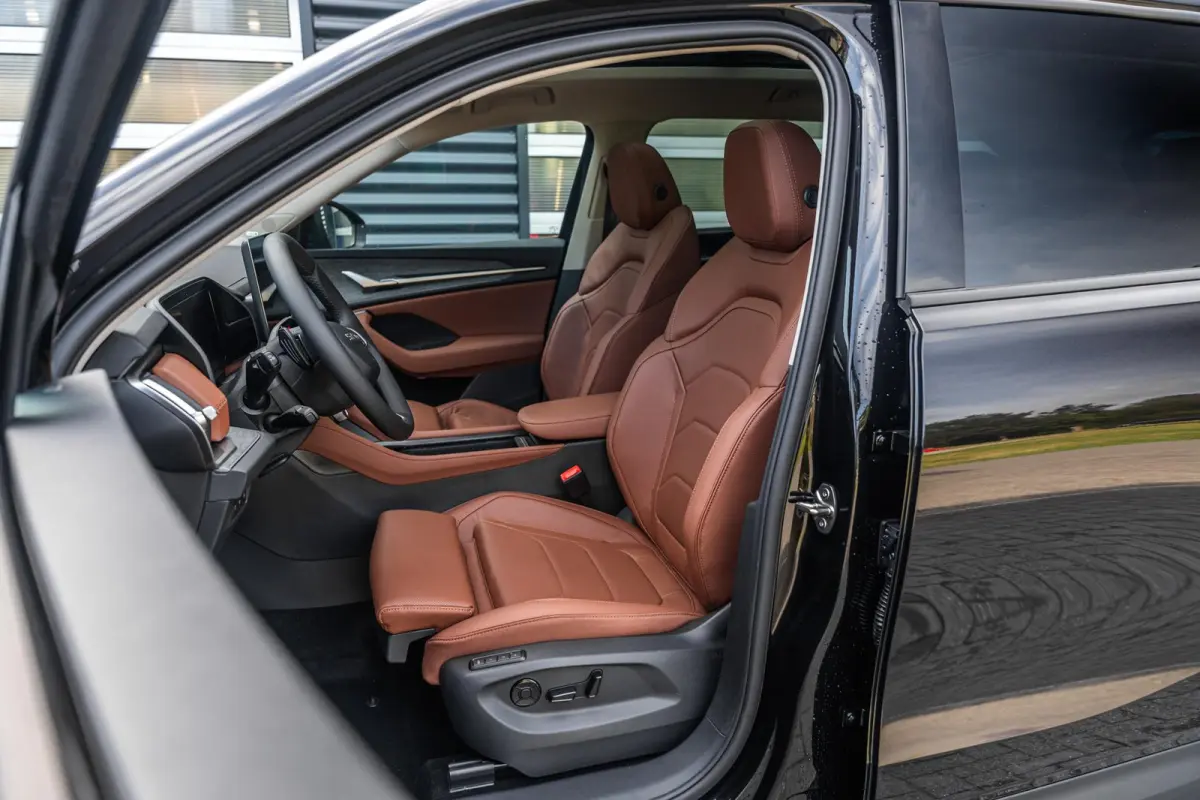 1.5 TSI PHEV 204pk Business Edition Plus | LMV 20'' | Panoramadak