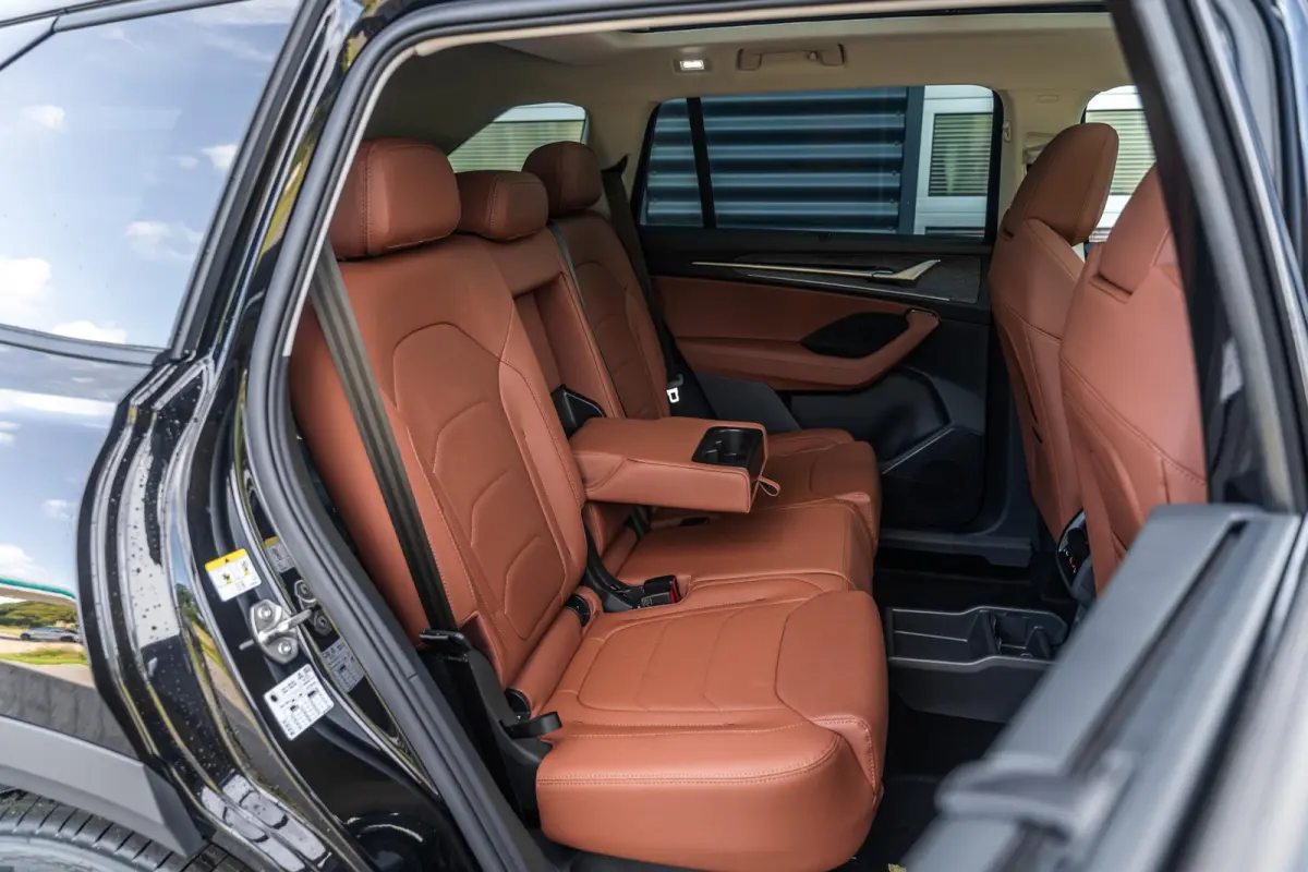 1.5 TSI PHEV 204pk Business Edition Plus | LMV 20'' | Panoramadak