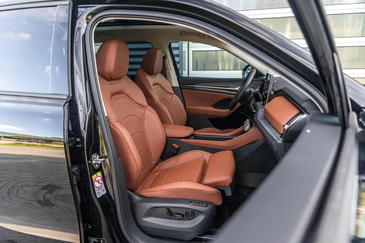 1.5 TSI PHEV 204pk Business Edition Plus | LMV 20'' | Panoramadak