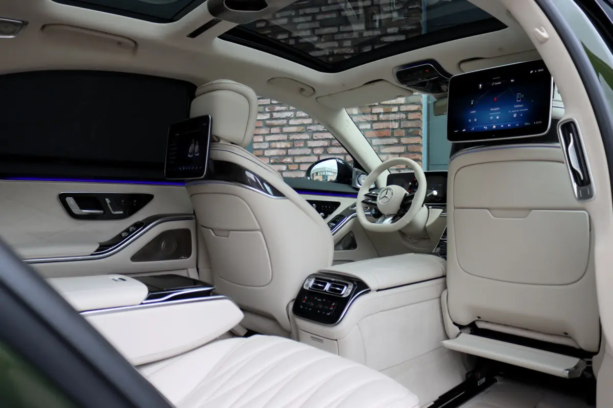 AMG 63 S E Performance | 802pk | Manufaktur | Keramisch | Carbon | Luchtvering | Chauffeurspakket | Massage | Entertainment Achter | HUD | Vlakkenverwarming | Burmester High-End 4D |