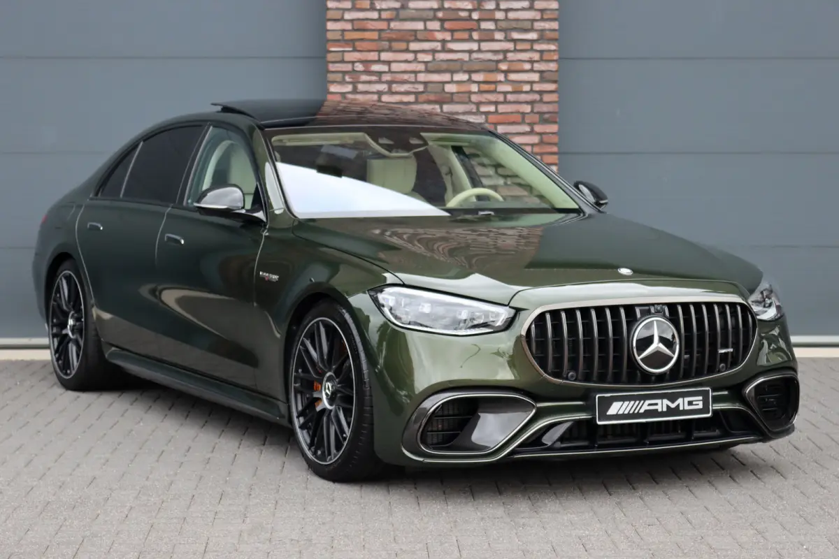 AMG 63 S E Performance | 802pk | Manufaktur | Keramisch | Carbon | Luchtvering | Chauffeurspakket | Massage | Entertainment Achter | HUD | Vlakkenverwarming | Burmester High-End 4D |